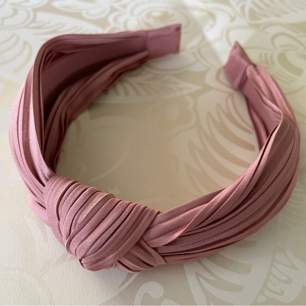 Anthropologie Lauren pleated topknot headband in dusty rose / mauve